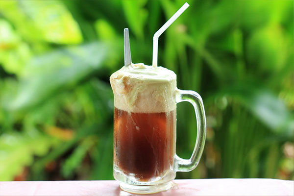 Old Fashioned Root Beer Float